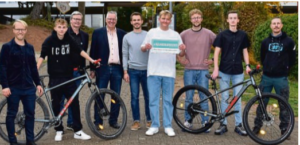 Jugendliche aufs Fahrrad gebracht