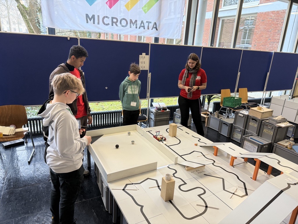 Erfolgreiche Teilnahme der Robotik-AG der Walter-Lübcke-Schule am RoboCup Germany Qualifikationsturnier